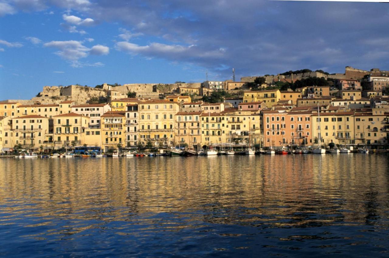 Casa Vacanze Nel Centro Storico Di بورتوفيرّايو المظهر الخارجي الصورة
